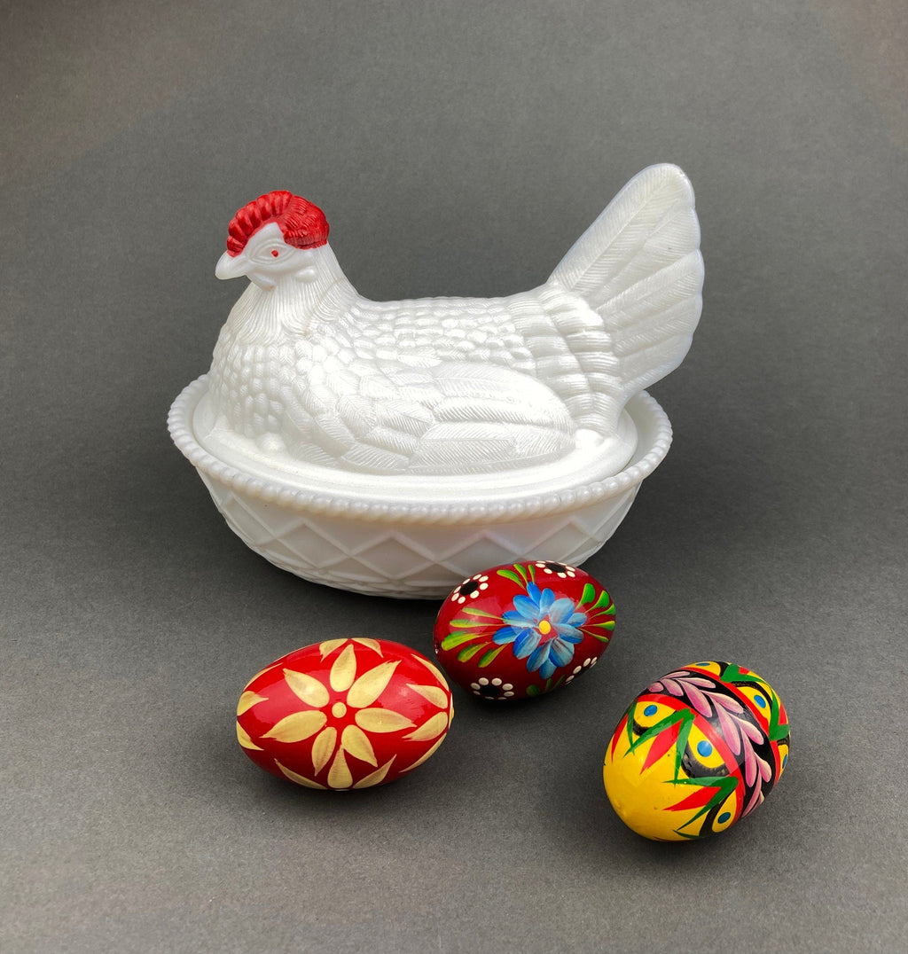 Westmoreland Milk Glass Covered Bowl Shaped Like Rooster on Nest. White Rooster with Red Comb. Lidded Butter Serving Dish. Modern Farmhouse.